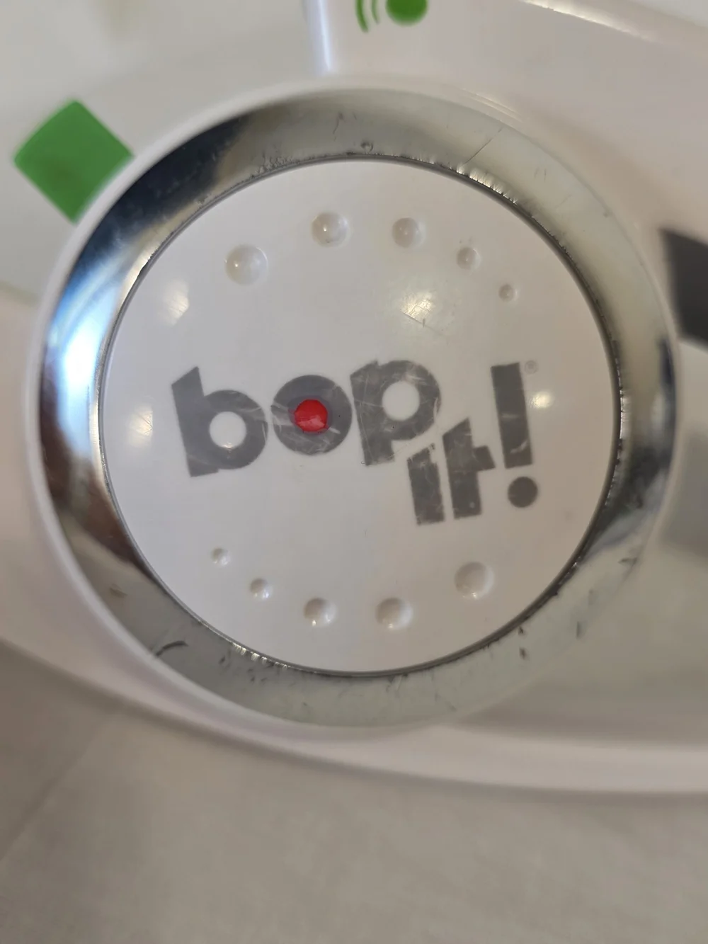 BOP IT! Talking Handheld Electronic Reflex Game White 2008 Hasbro TESTED Works